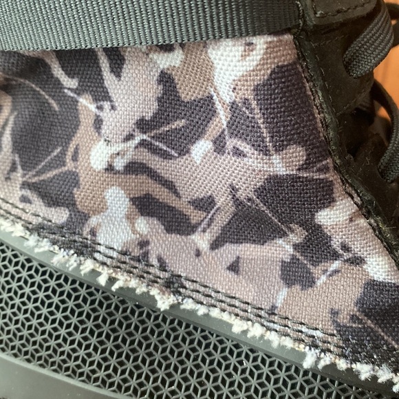 Clarks STAR WARS novelty print nature boots limited edition 9 combat Comic-Con - Picture 2 of 12